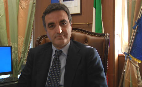 Paolo Romano di dimette da Presidente del Consiglio Regionale della Campania e rinuncia alla candidatura alle elezioni europee, nelle liste del Nuovo Centro Destra.