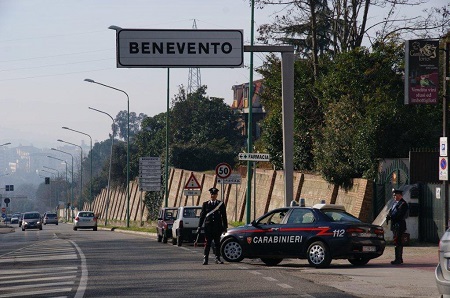 Fermato dai Carabinieri un pregiudicato 50enne che guidava la sua autovettura con assicurazione falsa