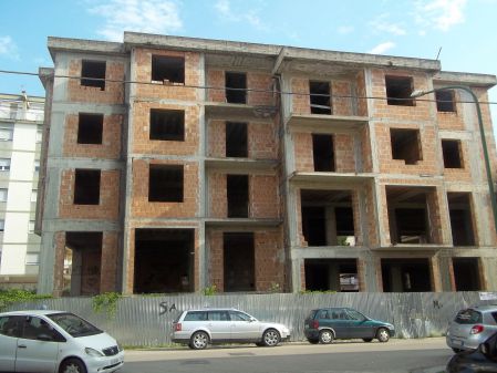Ekoclub denuncia: Iacp, con appartamenti quasi ultimati si cementificano nuove zone.