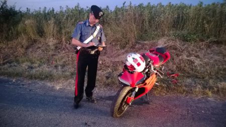 San Nicola Manfredi: 25enne investe con la moto cinque persone