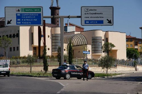 Benevento: una signora denuncia ai Carabinieri l’esplosione di colpi d’arma da fuoco nei confronti della propria abitazione