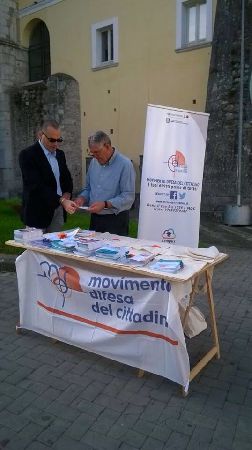 MDC a Benevento in Piazza Castello per la Giornata Nazionale della Salute Online.