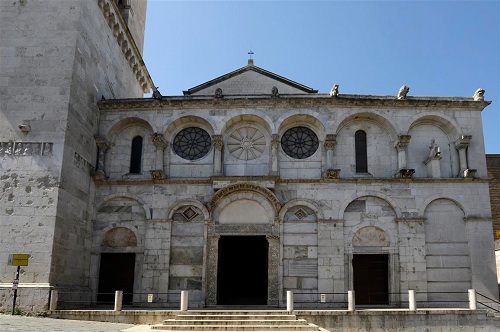 Cattedrale di Benevento:nuove aperture in occasione del periodo di Pasqua per il percorso archeologico ipogeo.