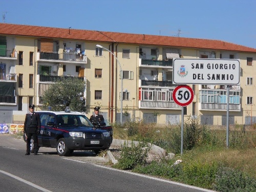 San Giorgio del Sannio: infrange il finestrino di un’autovettura per rubare al suo interno.Denunciato un pregiudicato 53enne.
