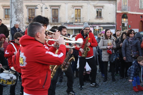“I Longobardi ed il Sannio”: il concerto itinerante Magicaboola Bras Band ha entusiasmato il pubblico