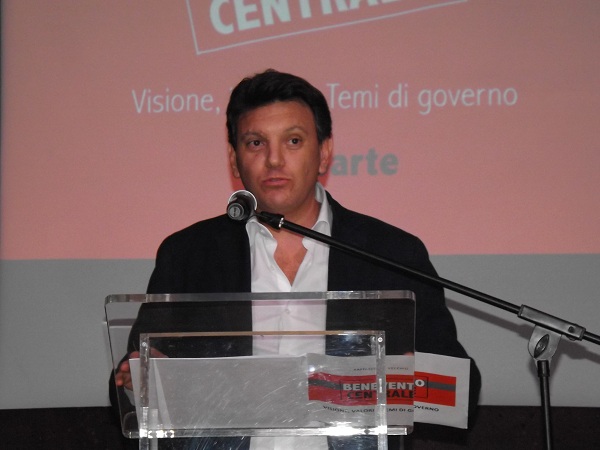 Domani conferenza stampa di Raffaele Del Vecchio circa un sms di invito alla manifestazione del Ministro Boschi