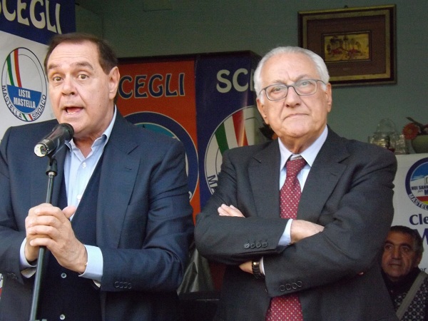 Inaugurato  il comitato elettorale di Clemente Mastella in via Milano al Rione Libertà con la forte contestazione del comitato Lotta per la Casa