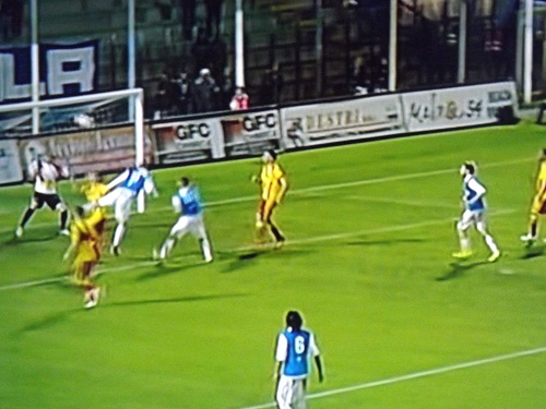 La Spal vince con l’aiuto dell’arbitro nel momento determinante. Spal 4 – Benevento 1