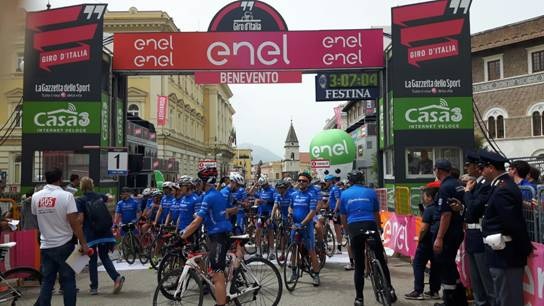 Banca Mediolanum al Giro d’Italia. A Benevento Moser e Fondriest