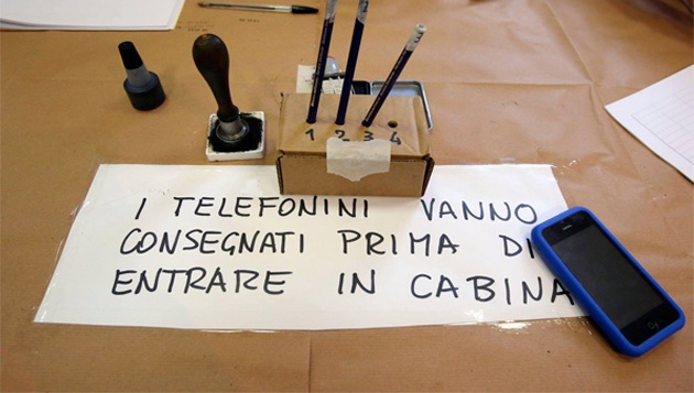 Fotografano la scheda elettorale, identificati dai Carabinieri