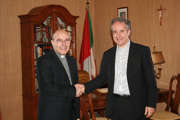 Il nuovo Arcivescovo Mons. Accrocca incontra il sindaco Fausto Pepe a palazzo Mosti