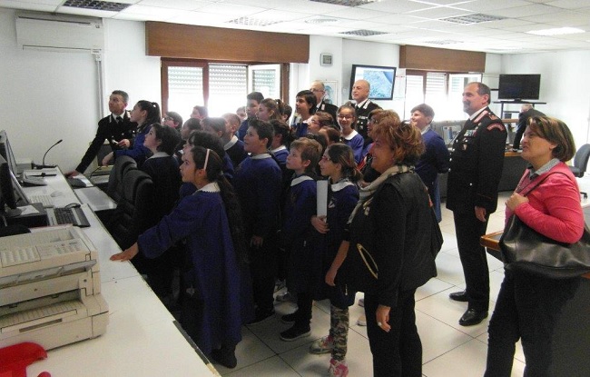 Benevento Cultura della Legalità. Alunni del Falcetti di Apice in visita al comando Provinciale dei Carabinieri