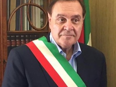 Il sindaco di Benevento Clemente Mastella tuona contro il PD