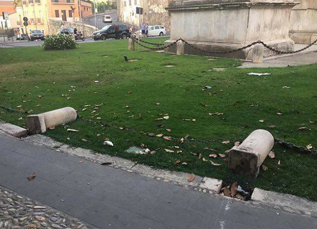 Danneggiamento zona Arco di Traiano, dura condanna dell’atto vandalico di “Liber Beneventoa “