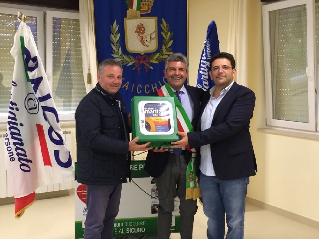L’ANCoS Confartigianato di Benevento dona un defibrillatore al Comune di Faicchio