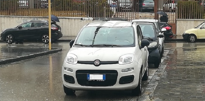 Benevento:danneggia auto in sosta con un palo in ferro.Identificato e denunciato un 40enne.