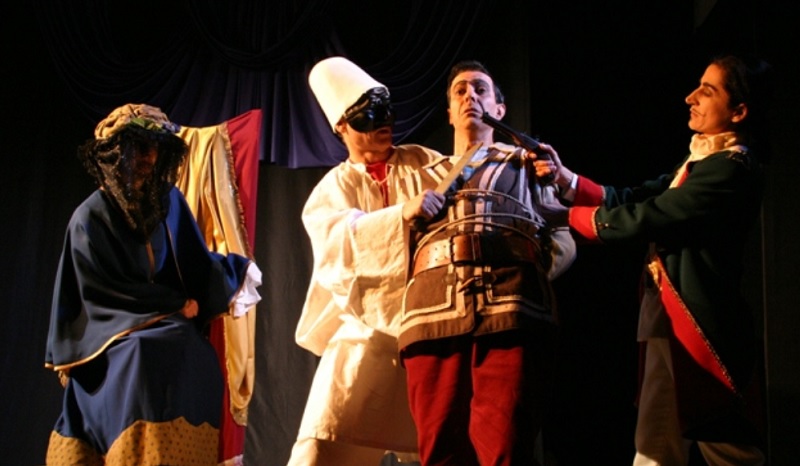 Per “AnGHInGò Scuola” in scena al Teatro De Simone “Pulcinella e il Mistero del Castello”