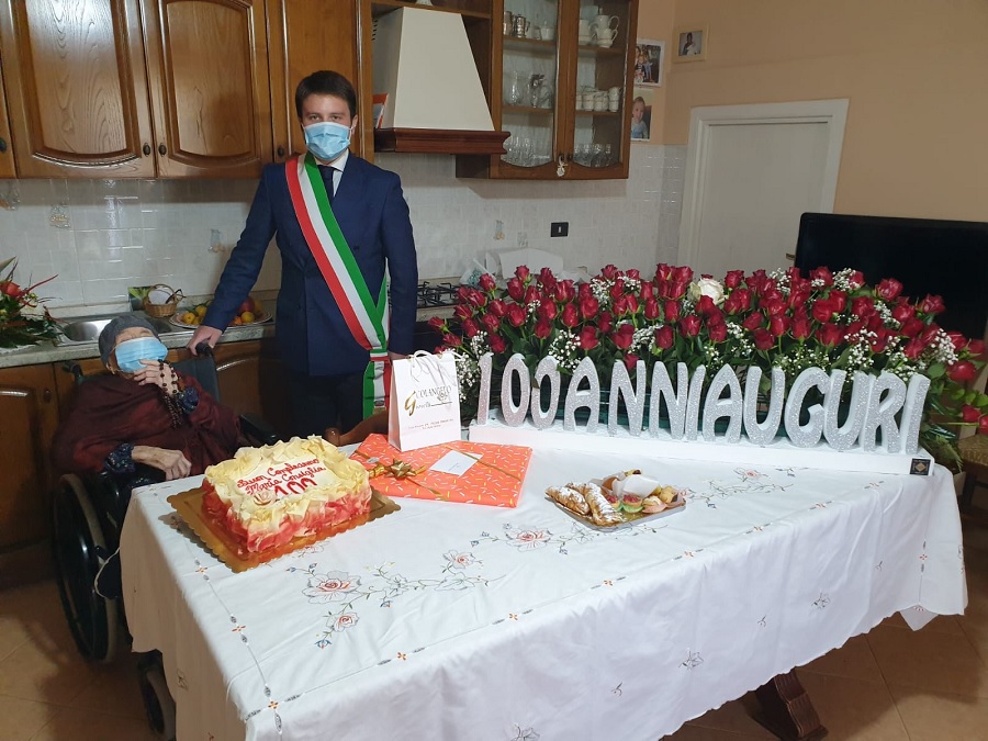 Puglianello ha il suo simbolo di longevità: il comune celebra i 100 anni di Maria Consiglia