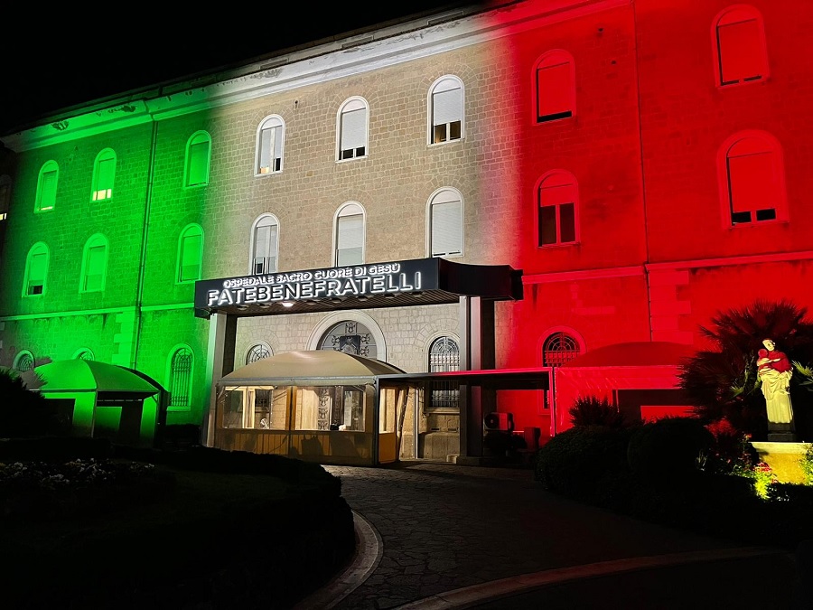 Il “Fatebenefratelli” di Benevento si illumina con i colori della Bandiera Italiana