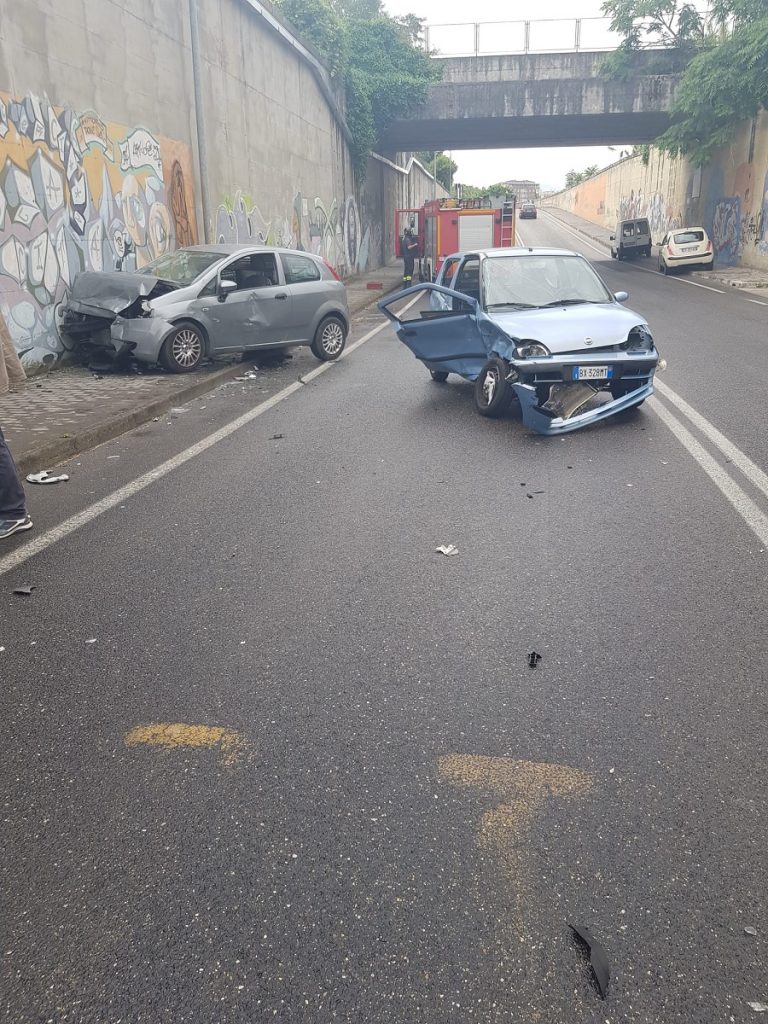 Benevento, ancora un incidente in città. Due feriti in viale Vittime di Nassiriya.