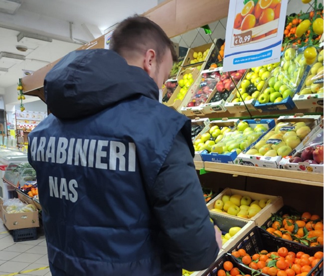 Controllo degli alimenti a rischio di contaminazione da parte dei N.a.s.  a Salerno, Avellino e Benevento