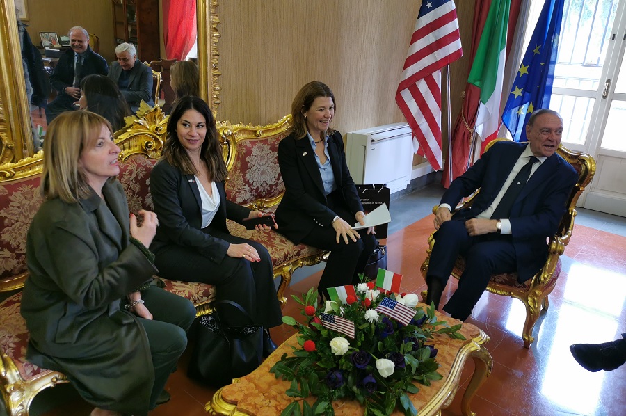 Il console degli Stati Uniti in visita a Palazzo Mosti: incontro con il sindaco Mastella