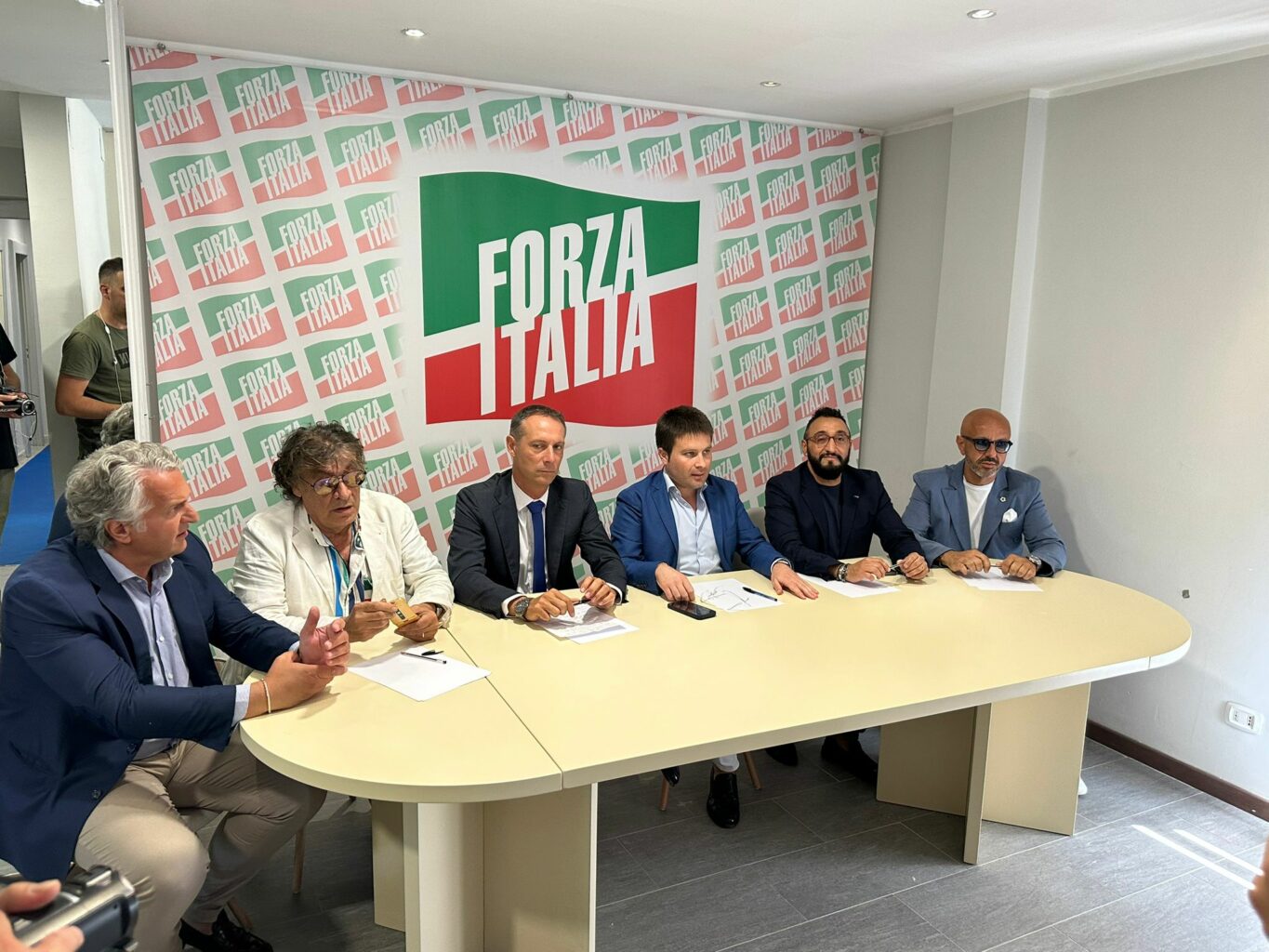 Forza Italia presenta le new entry sottratte a Mastella