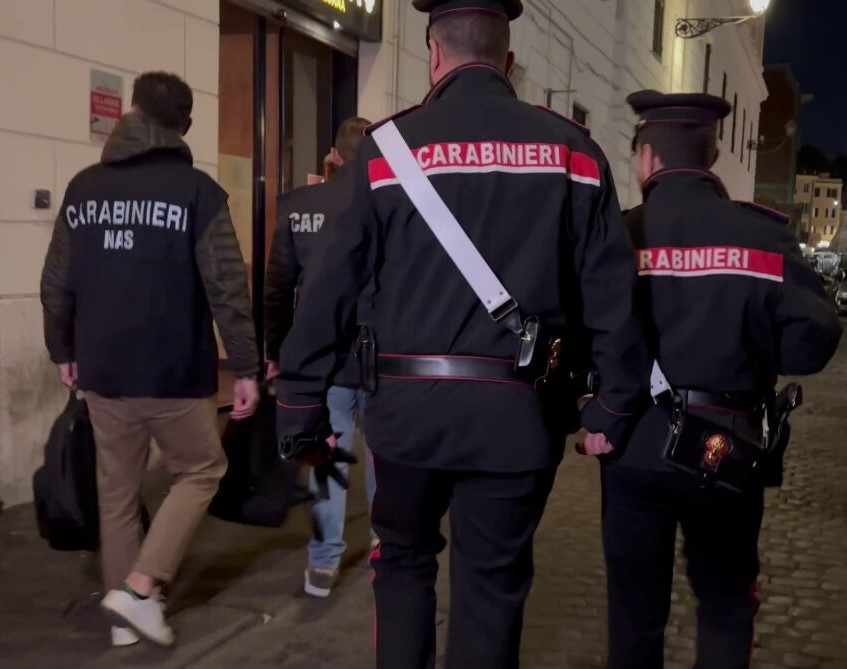 Viola i domiciliari più volte: durante i controlli della movida arrestato dai carabinieri un 36enne