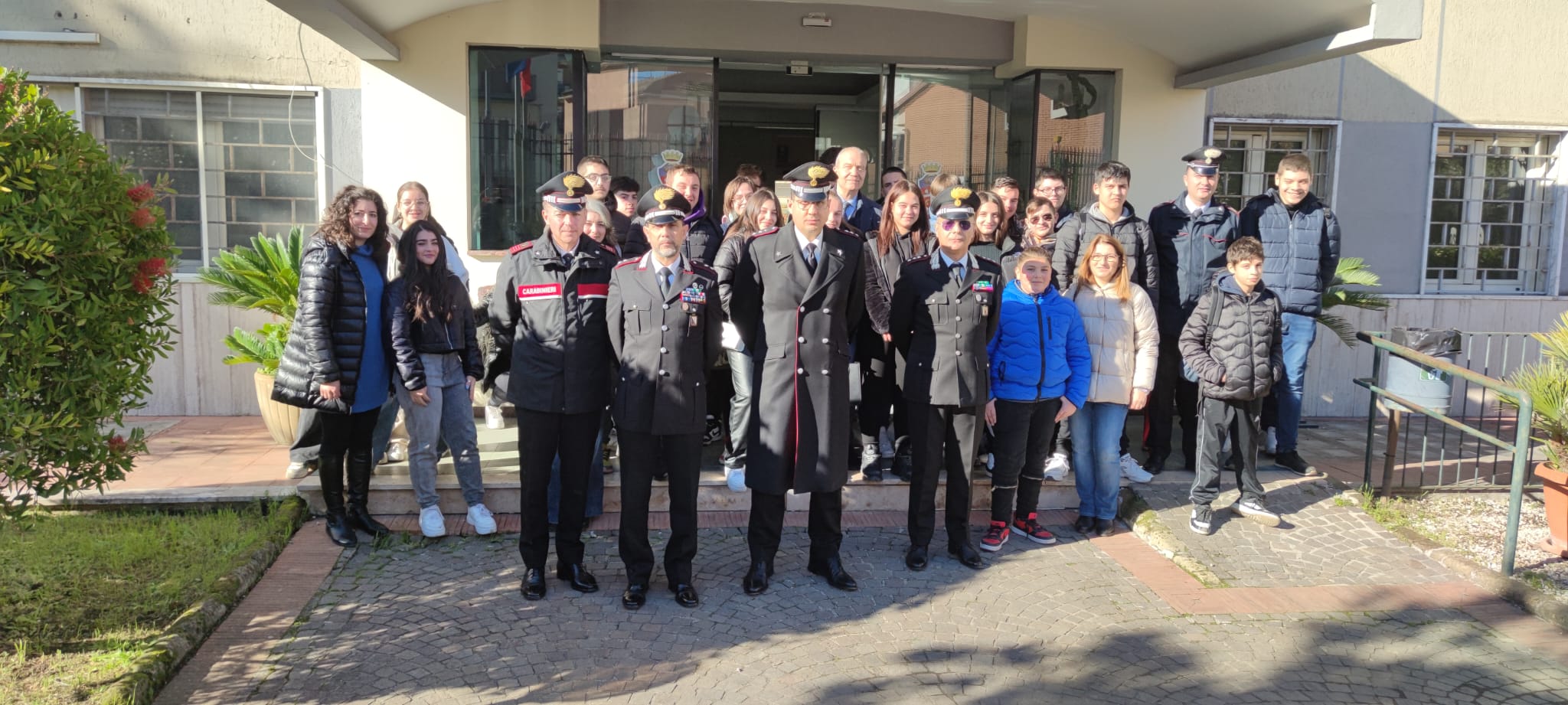 Cultura della Legalità: gli studenti dell’istituto Palmieri-Rampone-Polo in visita al Comando Provinciale dei Carabinieri
