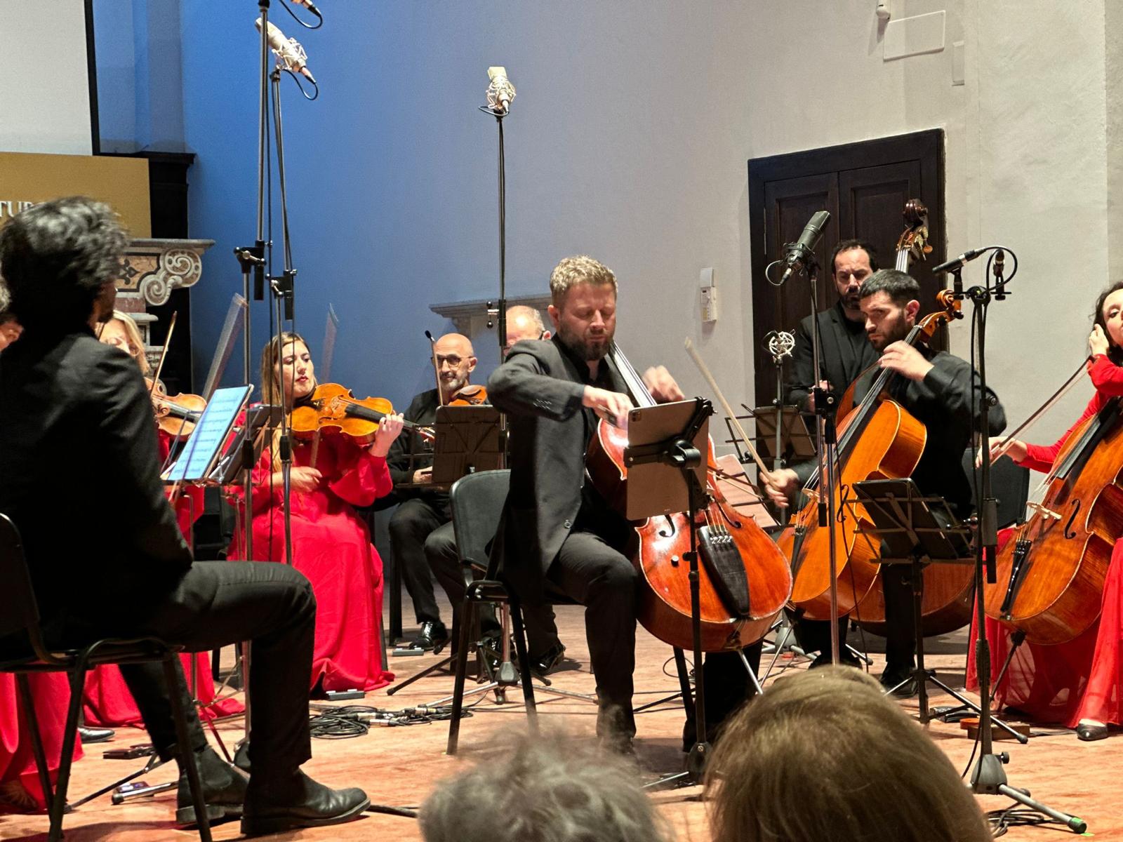 Al Sant’Agostino grande successo per l’Orchestra Accademia Santa Sofia con il solista Danilo Squitieri